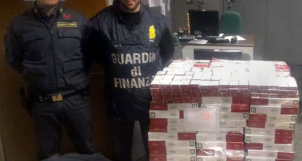 A22, sequestrati dalla Finanza 165 chili di sigarette di contrabbando