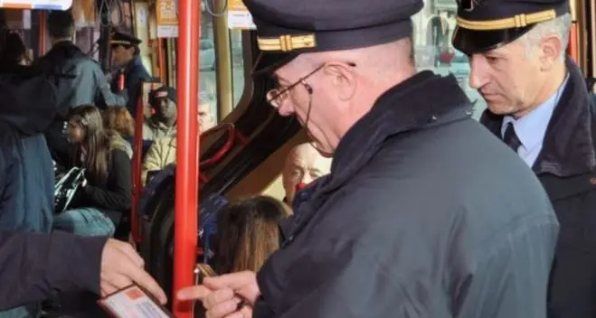 Non ci saranno vigilantes sui bus