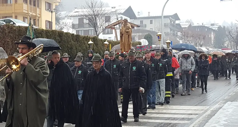 La neve ha accompagnato la processione per il santo