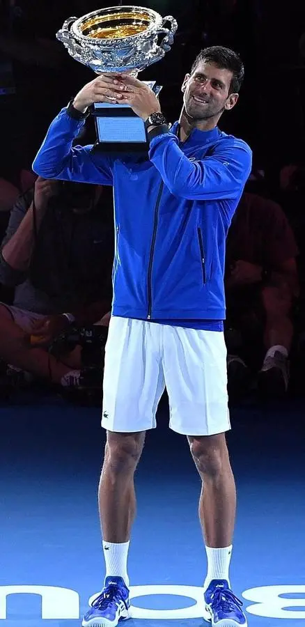 Re Djokovic umilia Nadal e indossa la sua settima corona