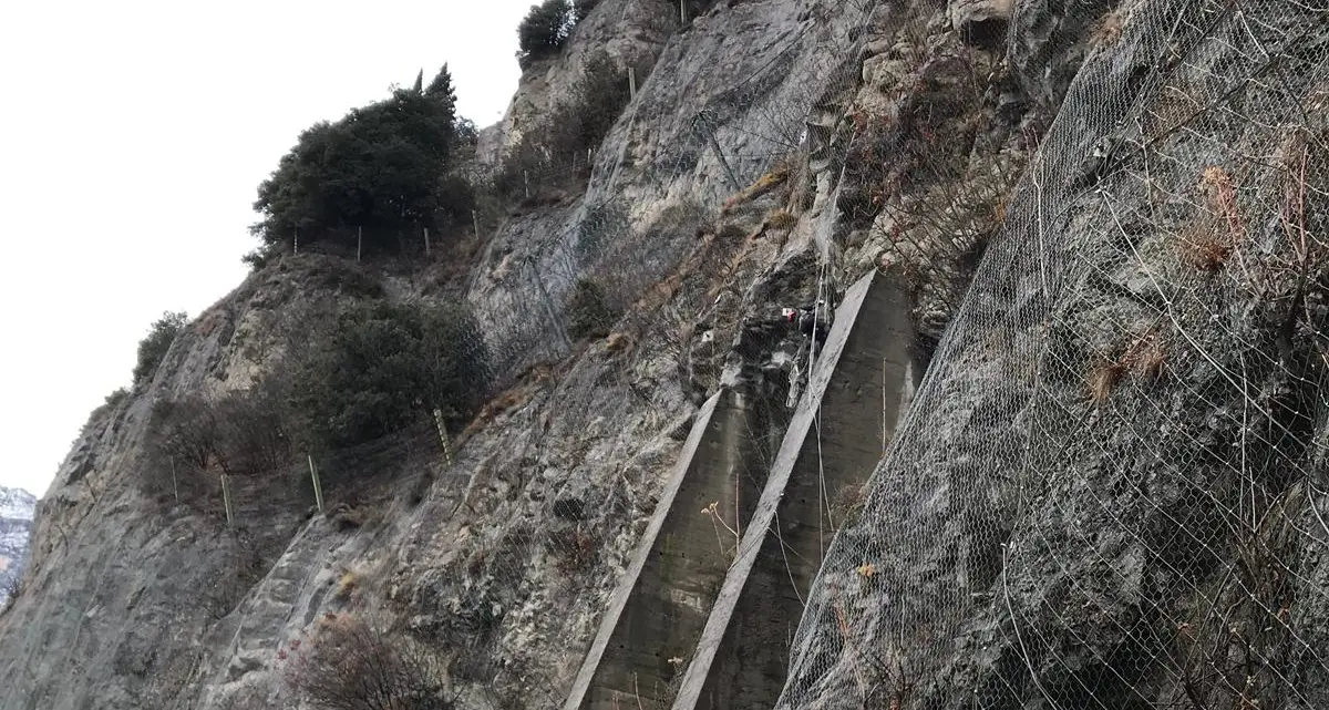 Maltempo, smottamento tra Riva e Torbole