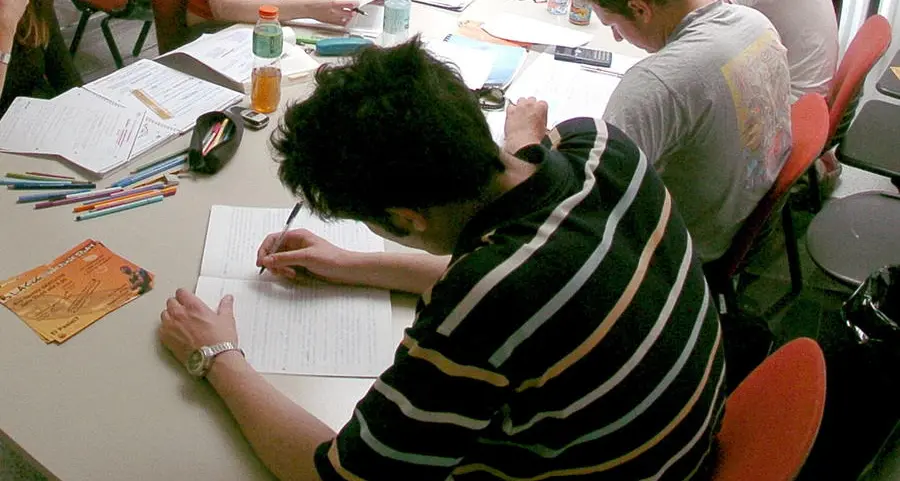 Contributi per i ragazzi all’estero