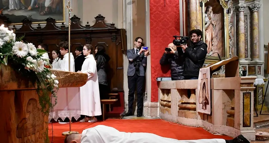 Cerimonia con il vescovo Tisi Ora Chiari è diacono di Volano