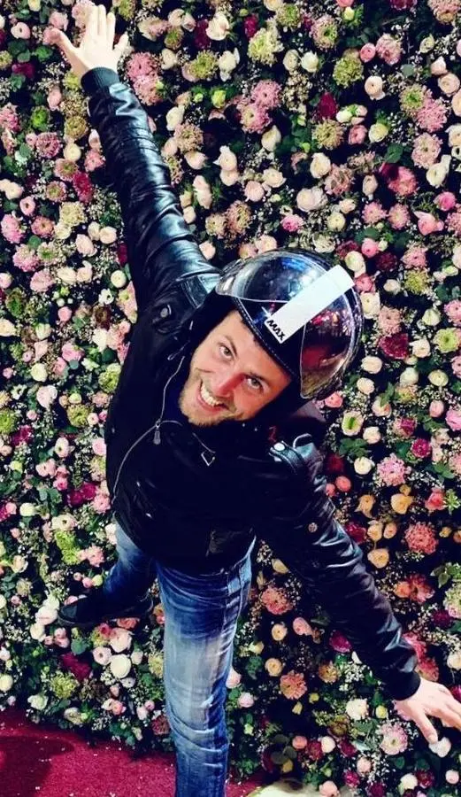 Alex, il designer dei fiori che emoziona a Sanremo