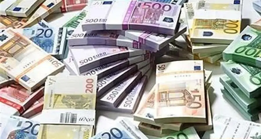 Dal garage sparisce mezzo milione di euro