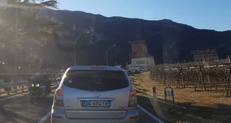 Incidente a Loppio, lunghe code sulla rivana