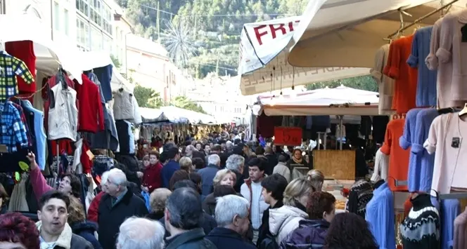 «Mercato, modifiche per avere più posteggi»