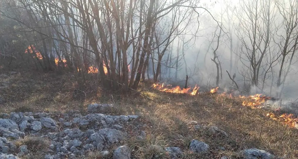 Incendio sul Dos del Ghirlo, trovati degli inneschi
