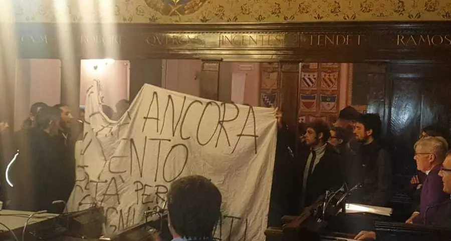 Blitz anarchico in Comune tutti a rischio denuncia