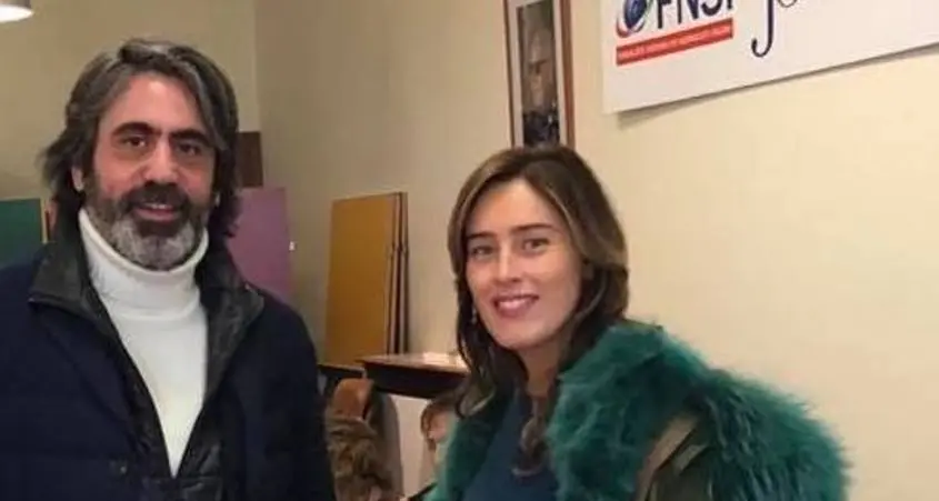 Seggio del Pd con Boschi, Circolo Stampa nella bufera