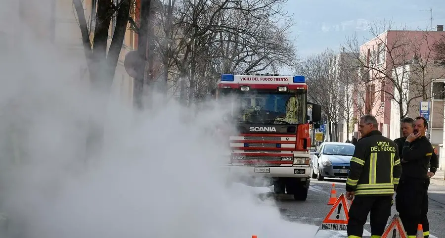Teleriscaldamento in via Cavour cede uno sfiato