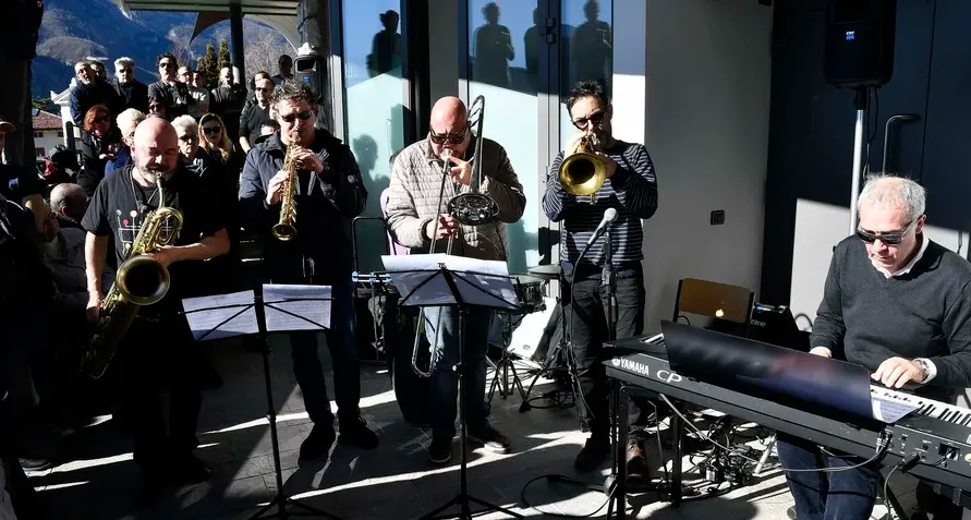 Canevali, addio sulle note del jazz