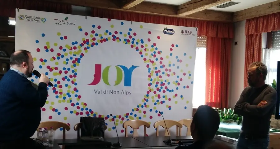 Nel nuovo logo della Altipiani spa campeggia “Joy”