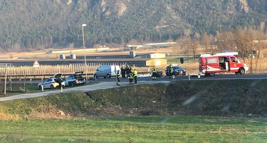 Muore in moto contro l’auto