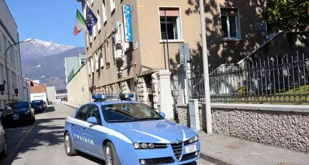 Rovereto, tredicenni segnalano spaccio di marijuana