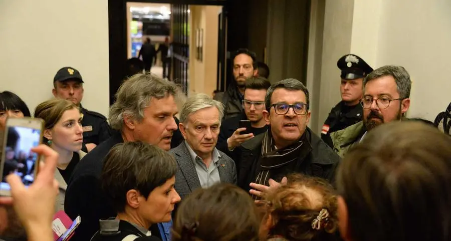 Scontri al convegno, la Lega: \"Tentativo di golpe psicologico\"