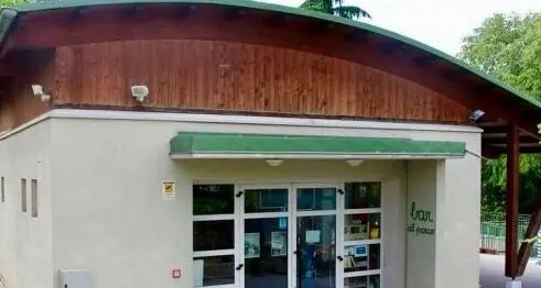 Il Comune cerca un nuovo gestore del bar del parco urbano