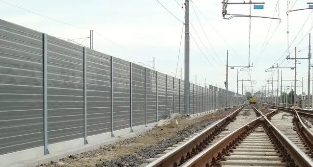 Aspettano da vent’anni le barriere antirumore