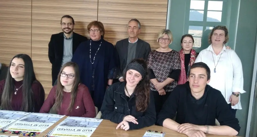 Attori -pazienti in scena con gli studenti del Russell
