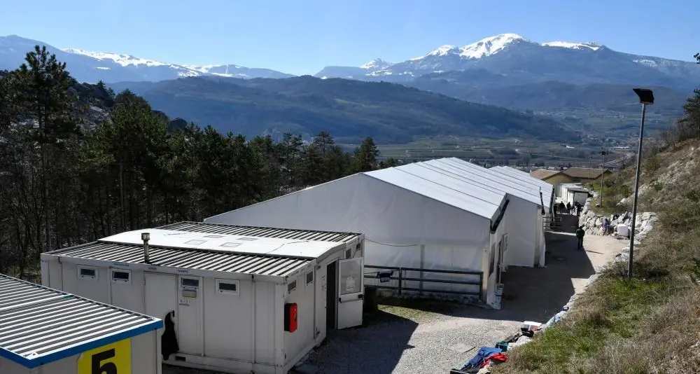 Richiedenti asilo, le 80 persone ospitate a Marco trasferite a Trento