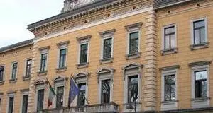 Ruba dieci galline, un testimone lascia un post-it con l’indizio