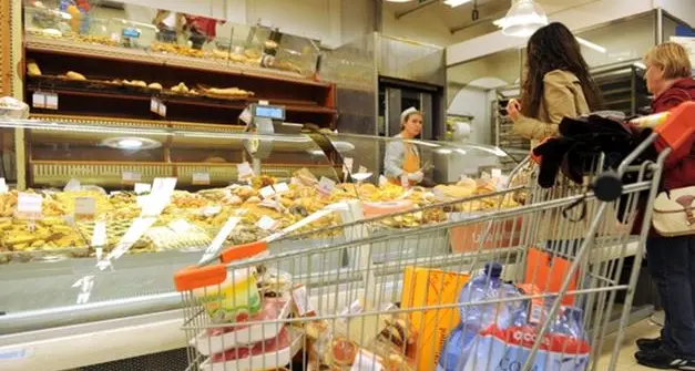 Prezzi, a Trento un rincaro annuo per famiglia di 203 euro, a Bolzano di 532 euro