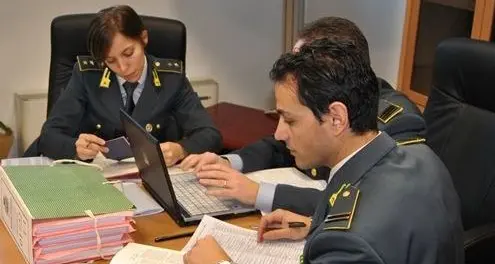 Gare sospette, sindaco nei guai