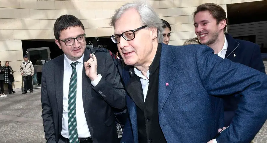 «Sgarbi non è incompatibile» Via libera al neopresidente