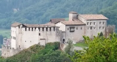 Alla scoperta dei castelli con l’Apt di Comano