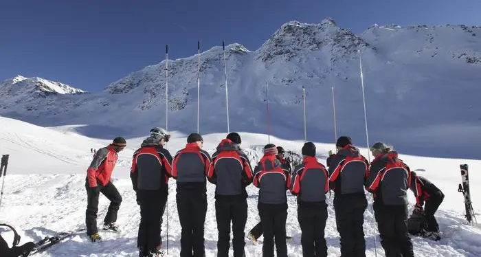 Valanga sulle Dolomiti di Sesto, grave un 49enne pusterese trascinato a valle per 200 metri