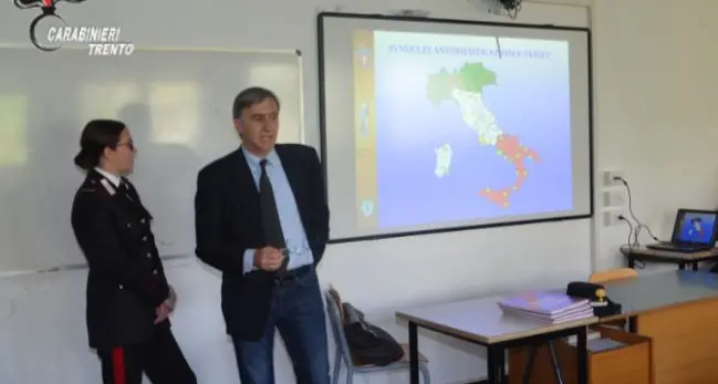 Tesero, carabinieri del Nas fanno lezione agli studenti dell'Enaip