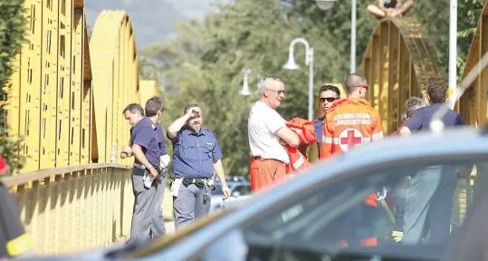 Quindicenne violentata sulle passeggiate, rilasciati due sospettati