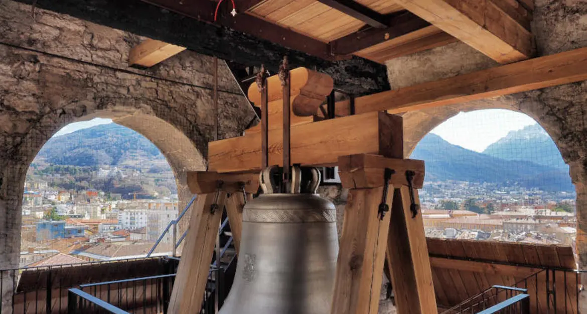 Trento, squilli di tromba e concerto della banda dalla Torre civica