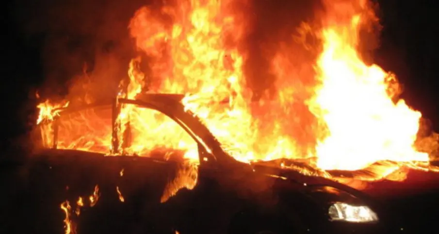 Trento, data alle fiamme l'auto di un agente della Penitenziaria