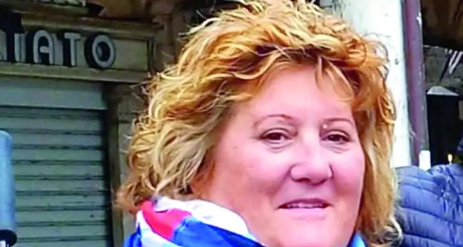 Bus si schianta: muore una donna