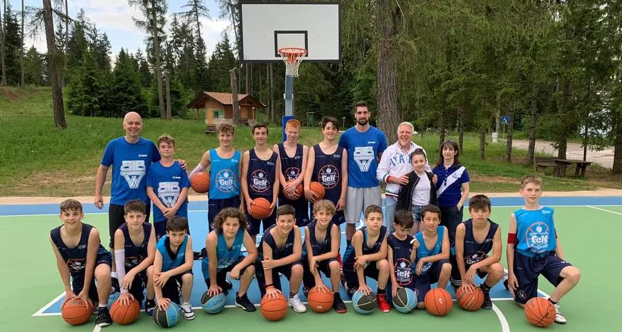 Campo da basket ecologico finito a tempo di record