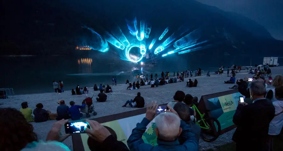 Il lago di Molveno dà spettacolo con Molvius e altre amenità