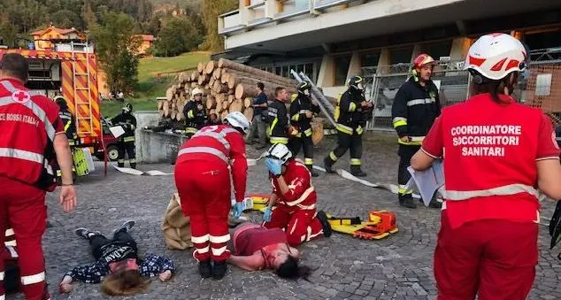 Scoppio in hotel, ma è solo una manovra