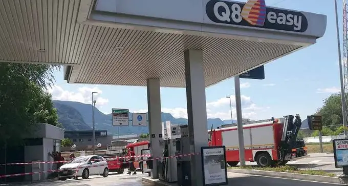 Va in tilt l’erogatore e continua ad uscire benzina