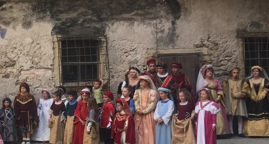 A Faedo costumi storici, arte bollicine e “Palio del botesel”