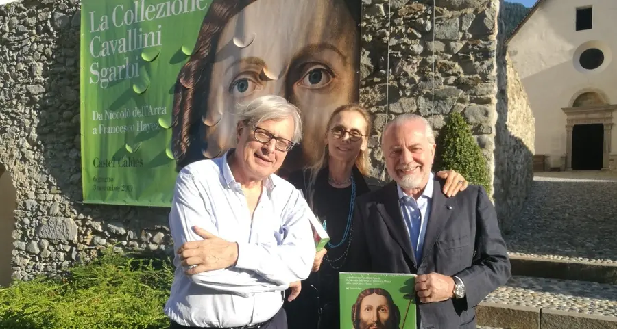 Sgarbi guida De Laurentiis nella mostra al castello