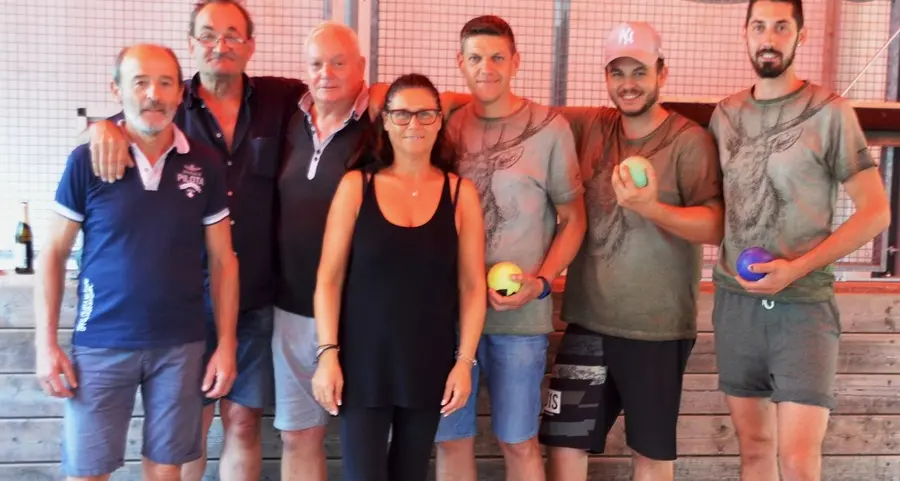 Al torneo di bocce i cacciatori battono tutti