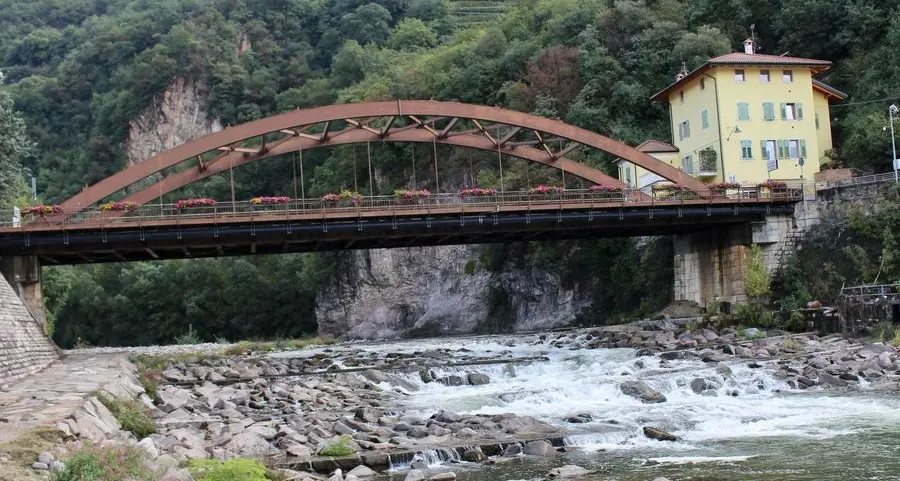 Il nome del ponte di ferro accende il dibattito a Lavis