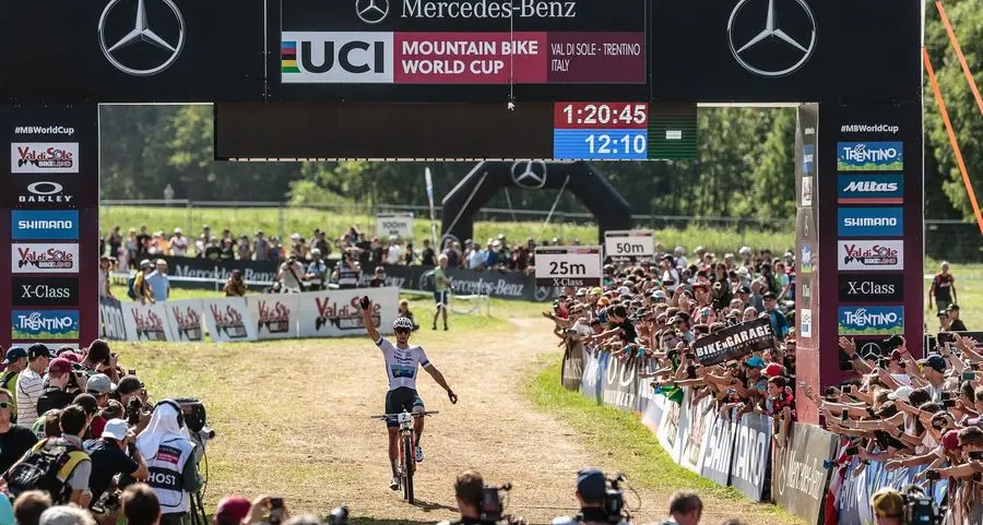 Van der Poel è incontenibile e si incorona re di cross country