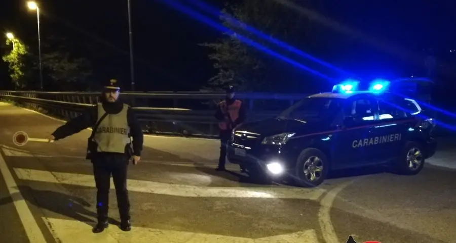 Stalking e rapina, i carabinieri arrestano due persone