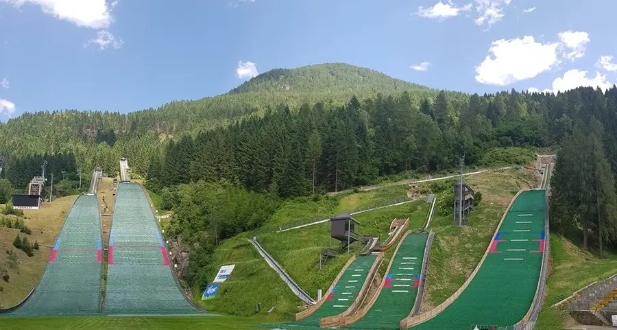 Ai trampolini di Predazzo martedì sera si salta per Matteo