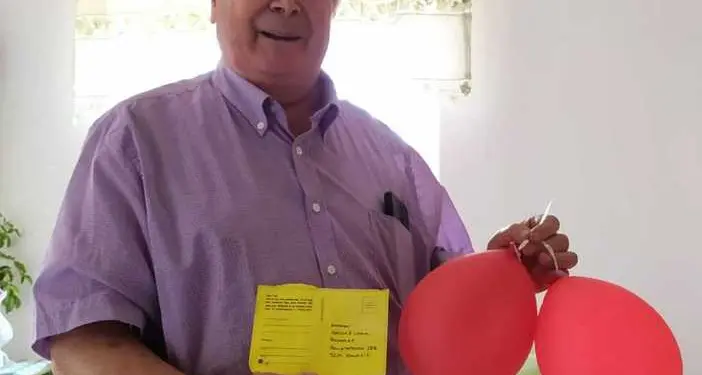Il messaggio d’amore appeso ai palloncini è atterrato a Sfruz