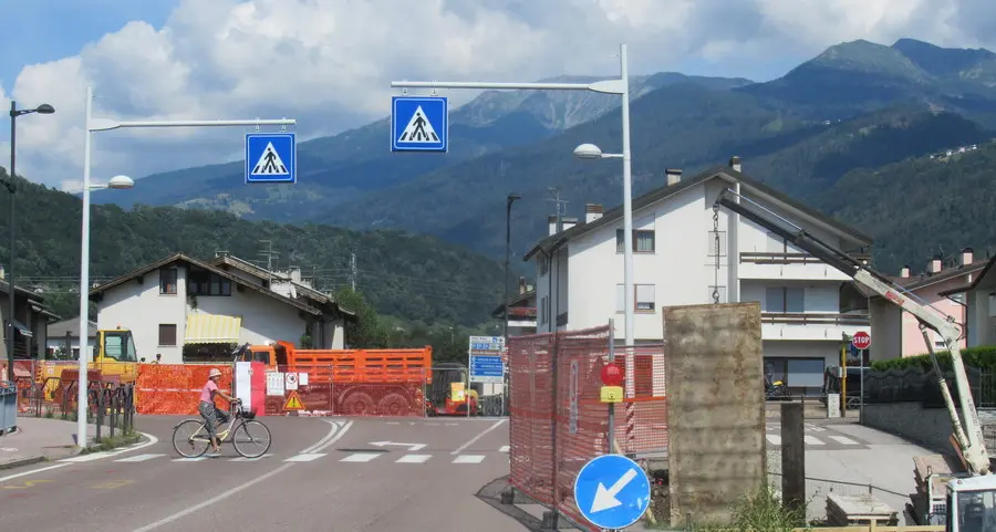 Sta nascendo una rotatoria in cima a viale dell’Industria