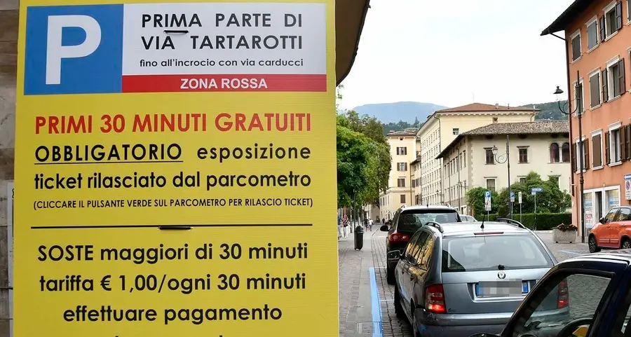 Posata la segnaletica: parte la sperimentazione sulla sosta