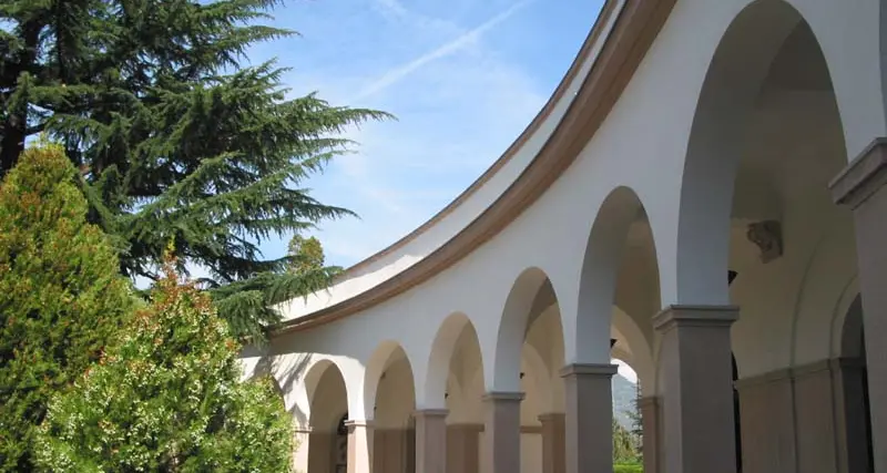 Bolzano, \"trattamento con insetticida\": chiusura straordinaria del cimitero